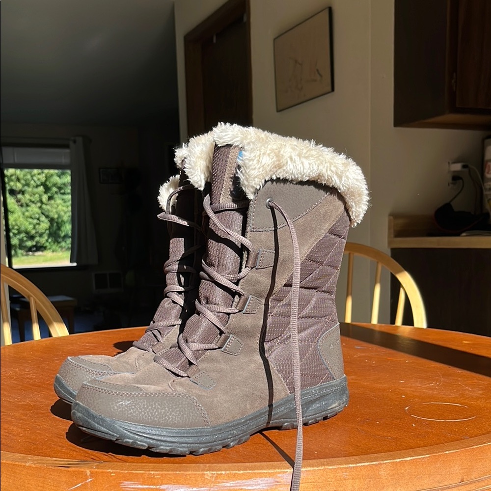 Columbia Winter Boot-Size 10